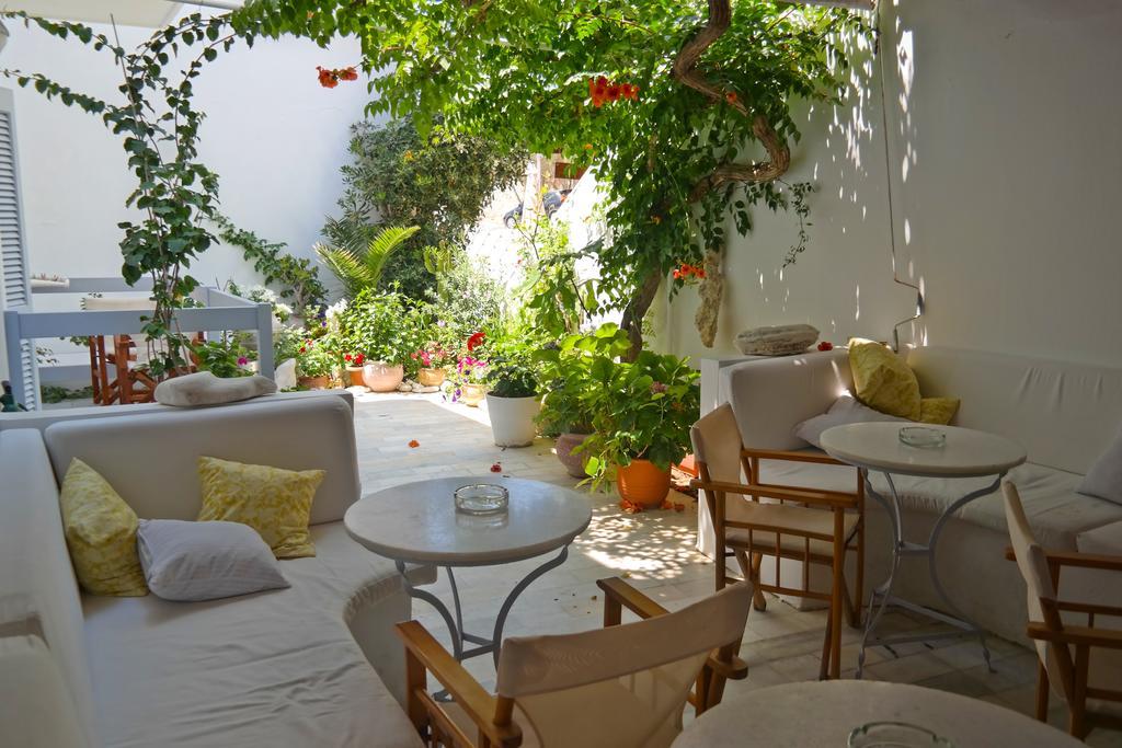 Sanoudos Hotel Naxos City Екстериор снимка