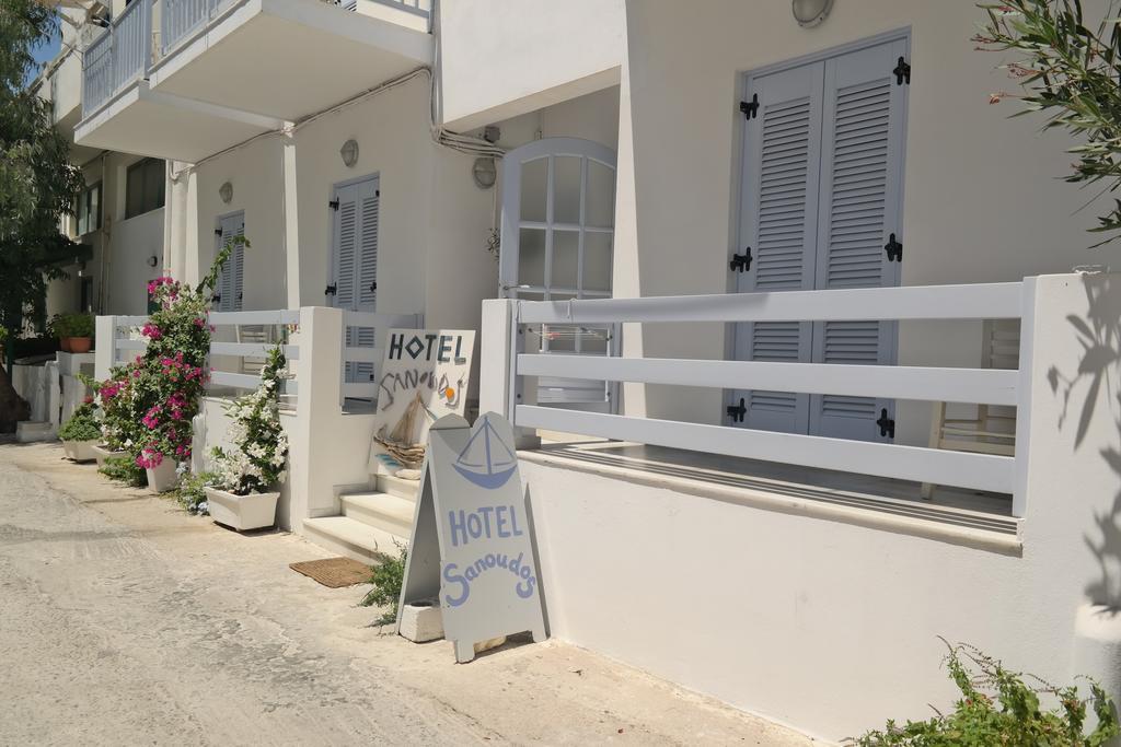 Sanoudos Hotel Naxos City Екстериор снимка