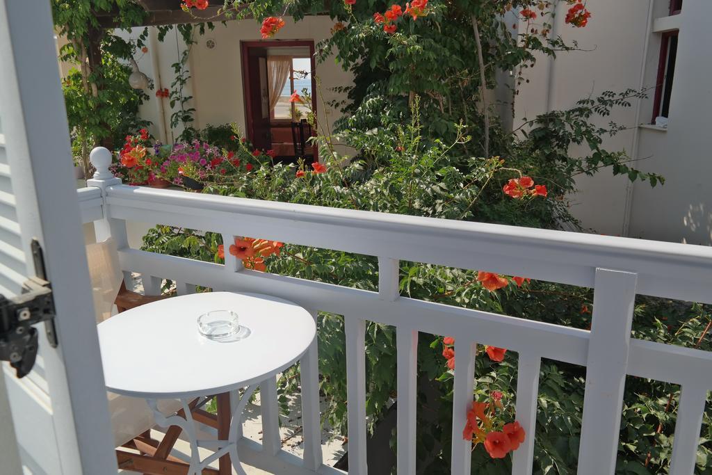 Sanoudos Hotel Naxos City Стая снимка