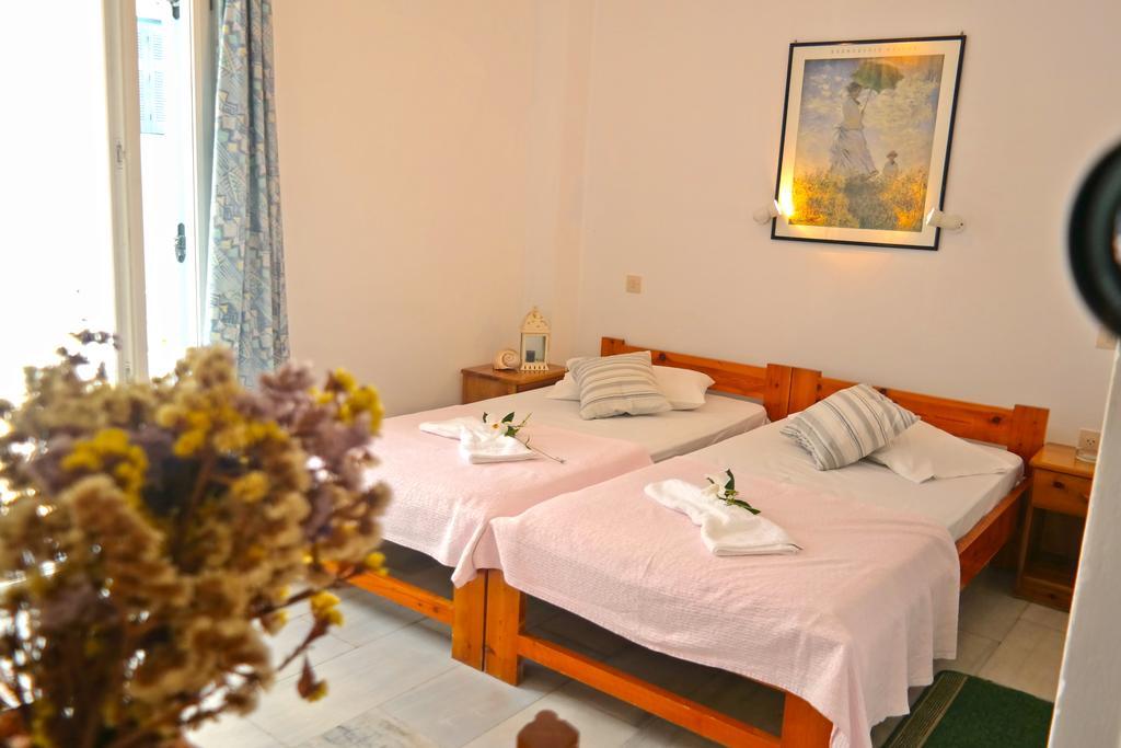Sanoudos Hotel Naxos City Стая снимка